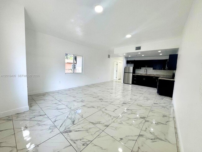 Foto del edificio - 7703 NW 3rd Ave