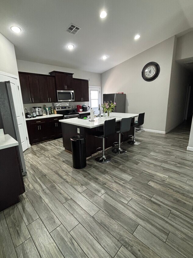 Foto principal - 2746 E Chipman Rd