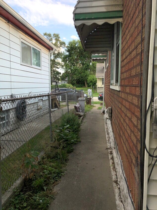 334 W Milton Ave, Hazel Park, MI 48030 House Rental in Hazel Park, MI