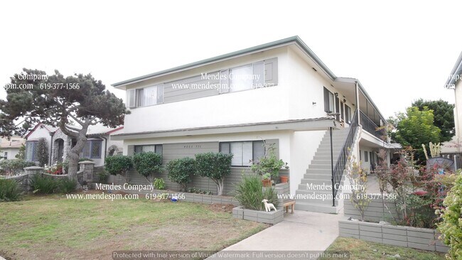Building Photo - Beautifully Renovated 2 bd / 1 bth Upstair...