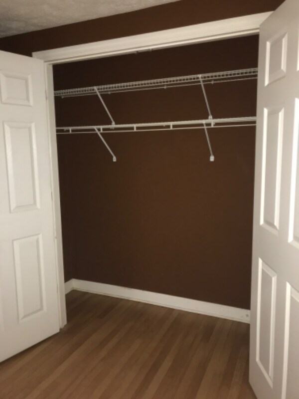 Building Photo - 207 N Elm St