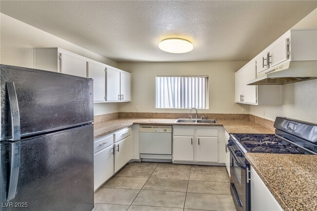 Building Photo - 3957 Rebecca Raiter Ave