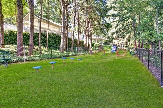 Foto del edificio - z-032526-The Heights at Bear Creek Apartments