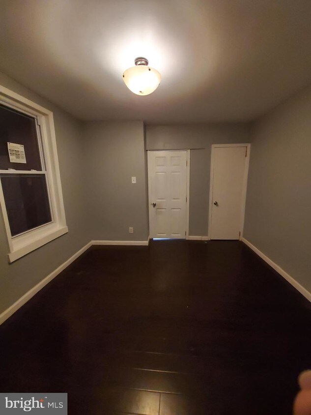 Primary Photo - 2320 N 27th St