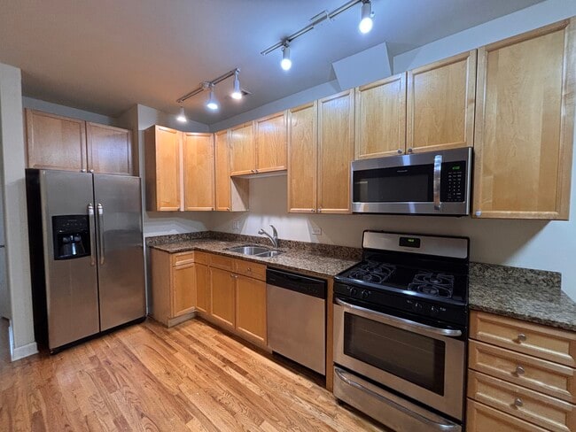 Foto del edificio - 3349 N Clark St