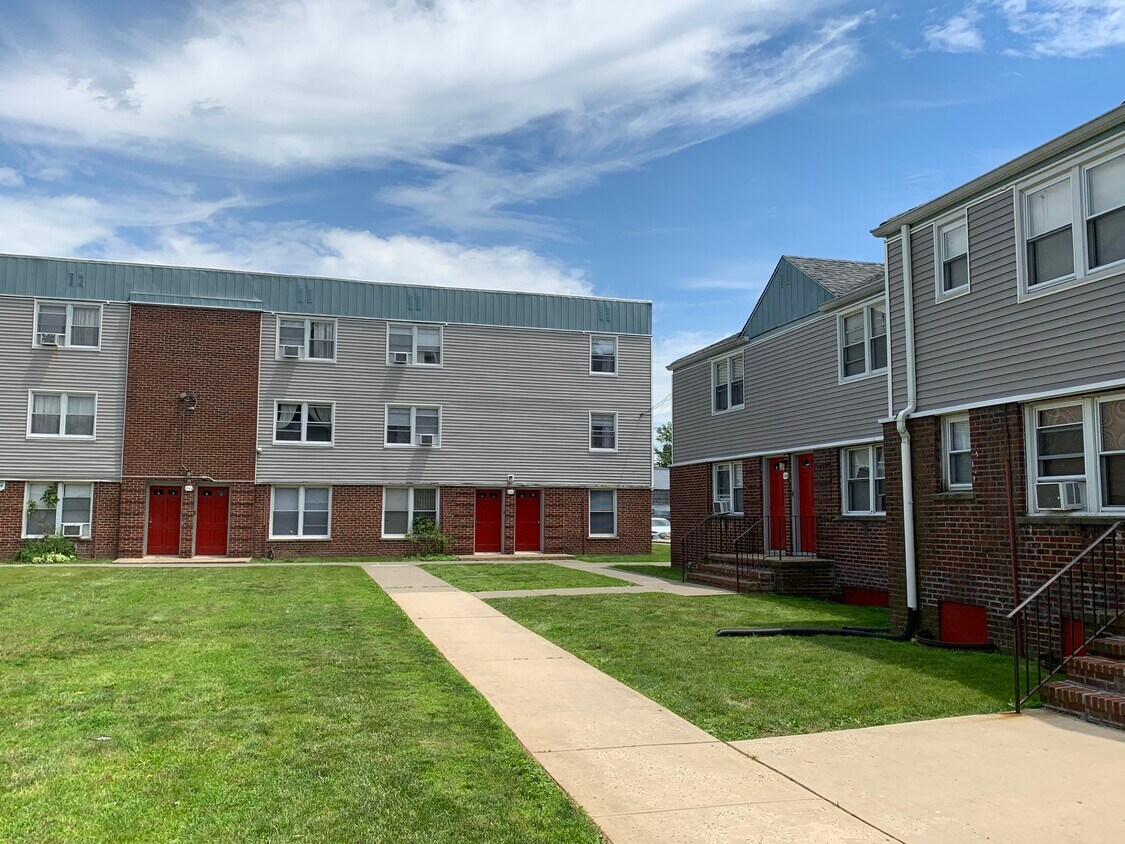 Foto principal - 1027 Sheridan Ave