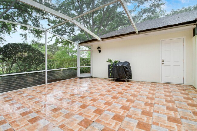 Building Photo - 135 Courtenay Ct