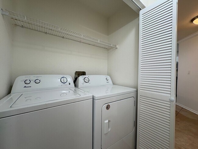 Foto del edificio - Modern UTC Condo with En Suite Bedrooms, Balcony & Community Amenities