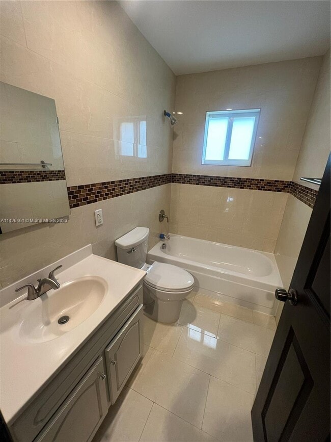Building Photo - 9210 SW 73rd Avrd