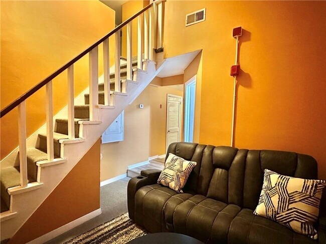 Foto del edificio - 800 Oakland Beach Ave