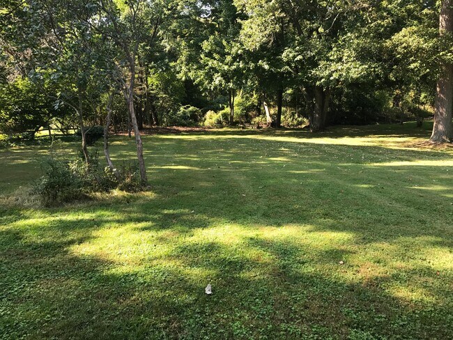 Building Photo - 17 Cottontail Rd