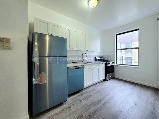 Building Photo - 1803 Riverside Dr