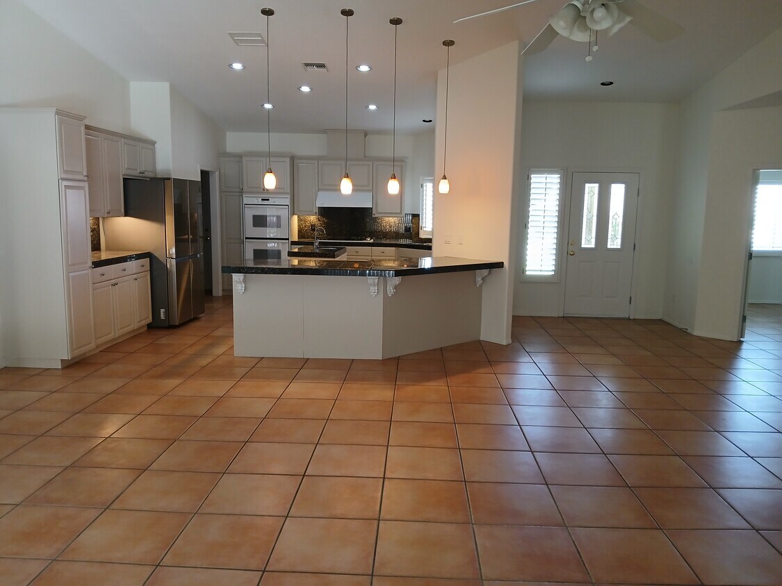 Foto principal - 74137 Scholar Ln E