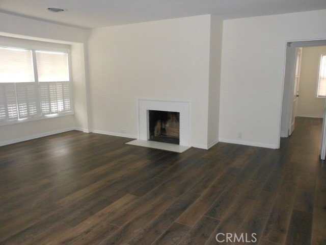 Foto del edificio - 8340 Chase Ave