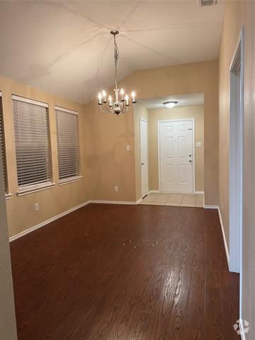 Building Photo - 10105 Benwick Dr