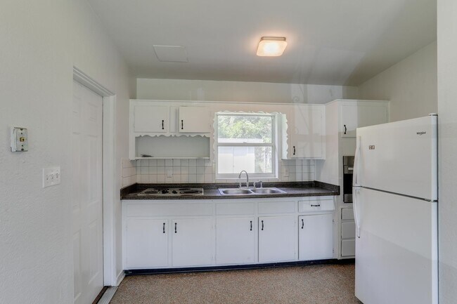 Building Photo - 6408 Calypso Dr
