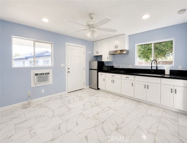 Building Photo - 1609 W Badillo St