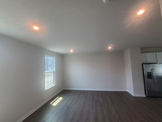 Foto del edificio - Brand New 3 Bedroom, 2.5 Bathroom Townhome...