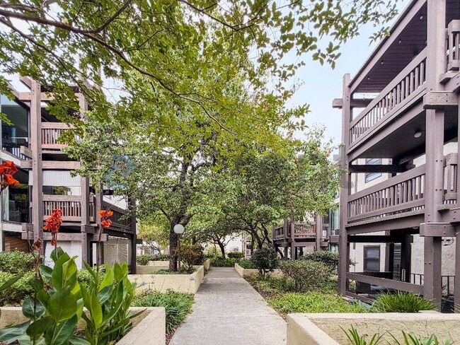 Foto del edificio - 7742 Redlands St