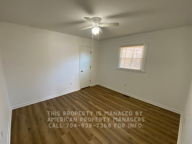 Foto del edificio - 3818 Vanderburg Dr