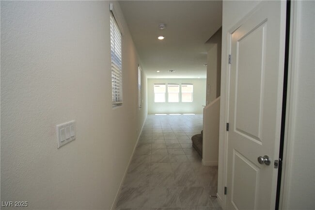 Building Photo - 8145 Seminario Ave