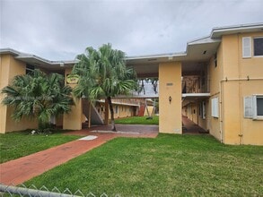 Building Photo - 3800 SW 102nd Ave