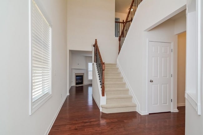 Building Photo - 5780 Weddington Dr
