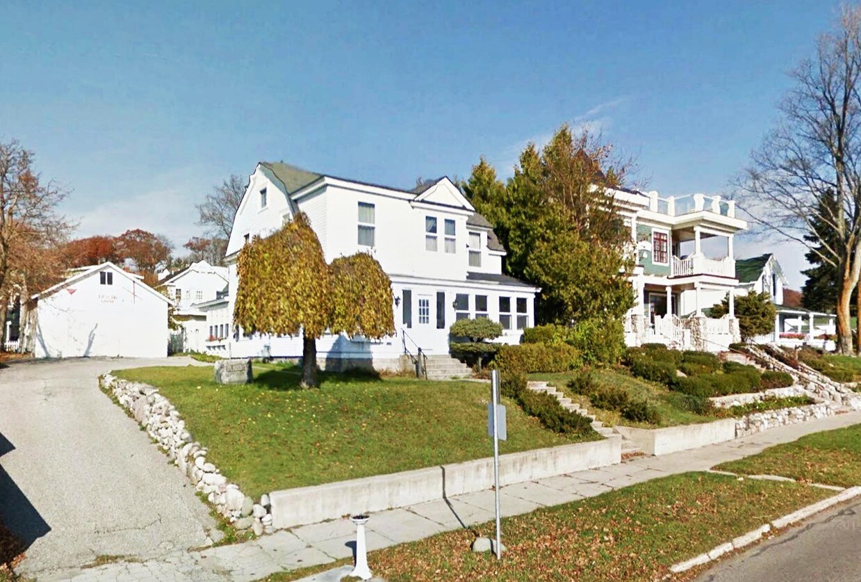 Primary Photo - 233 E Bay St