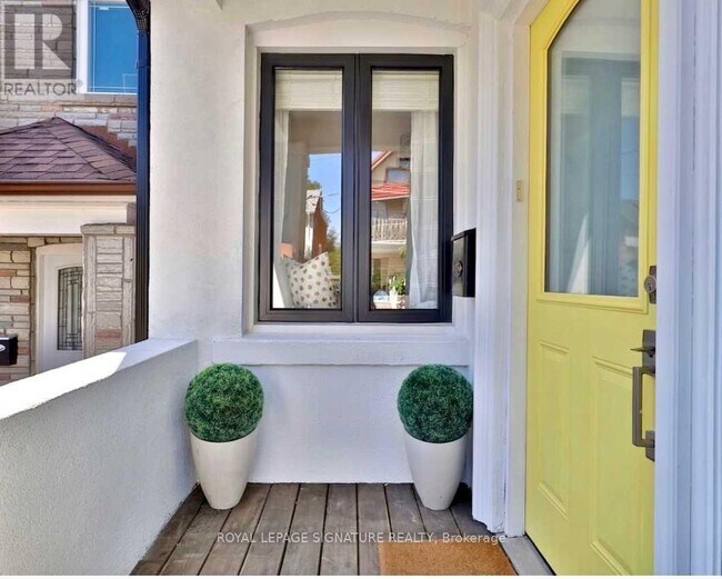 Photo du bâtiment - 20 Amroth Ave