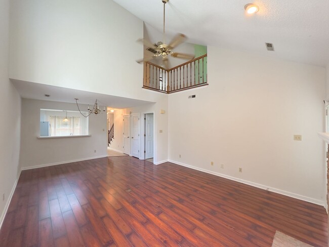 Building Photo - Knoxville 37922 - Beautiful 3 bedroom cond...