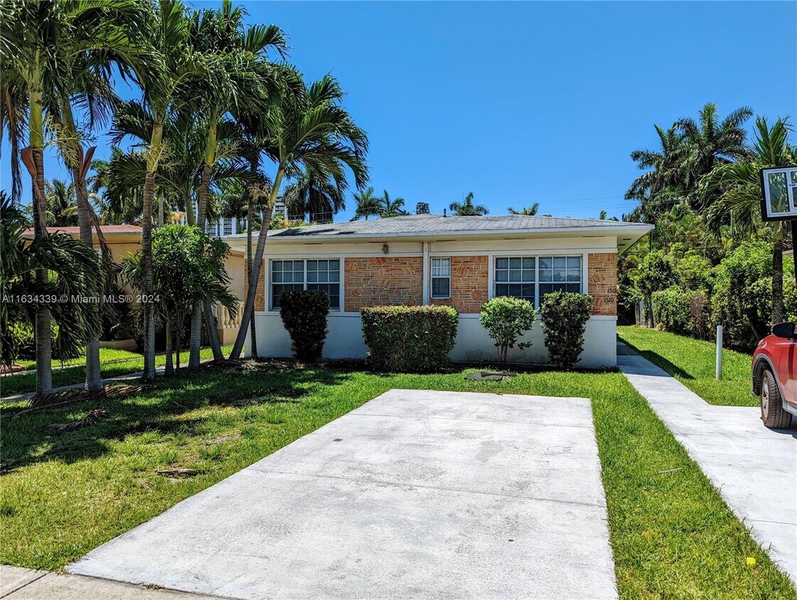 Foto principal - 1510 NE 109th St