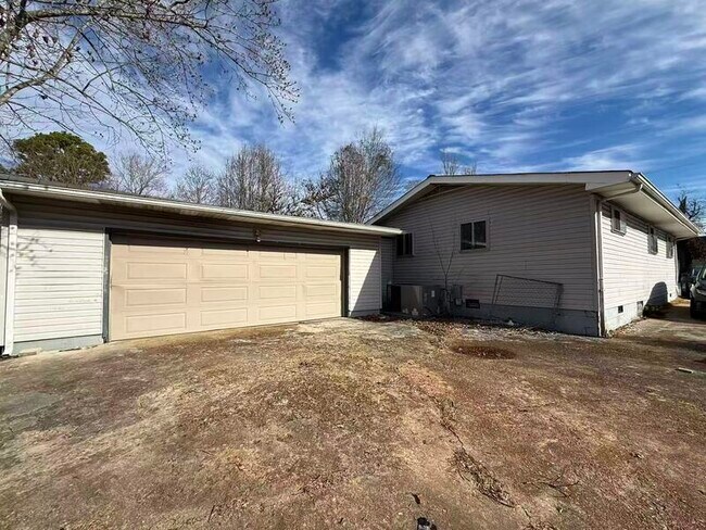 Foto del edificio - 1607 S Mack Smith Rd