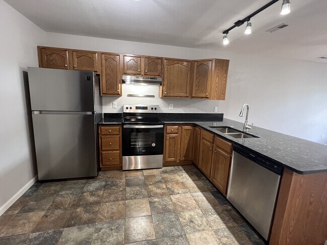 Foto del edificio - 405 Shade Tree Lane