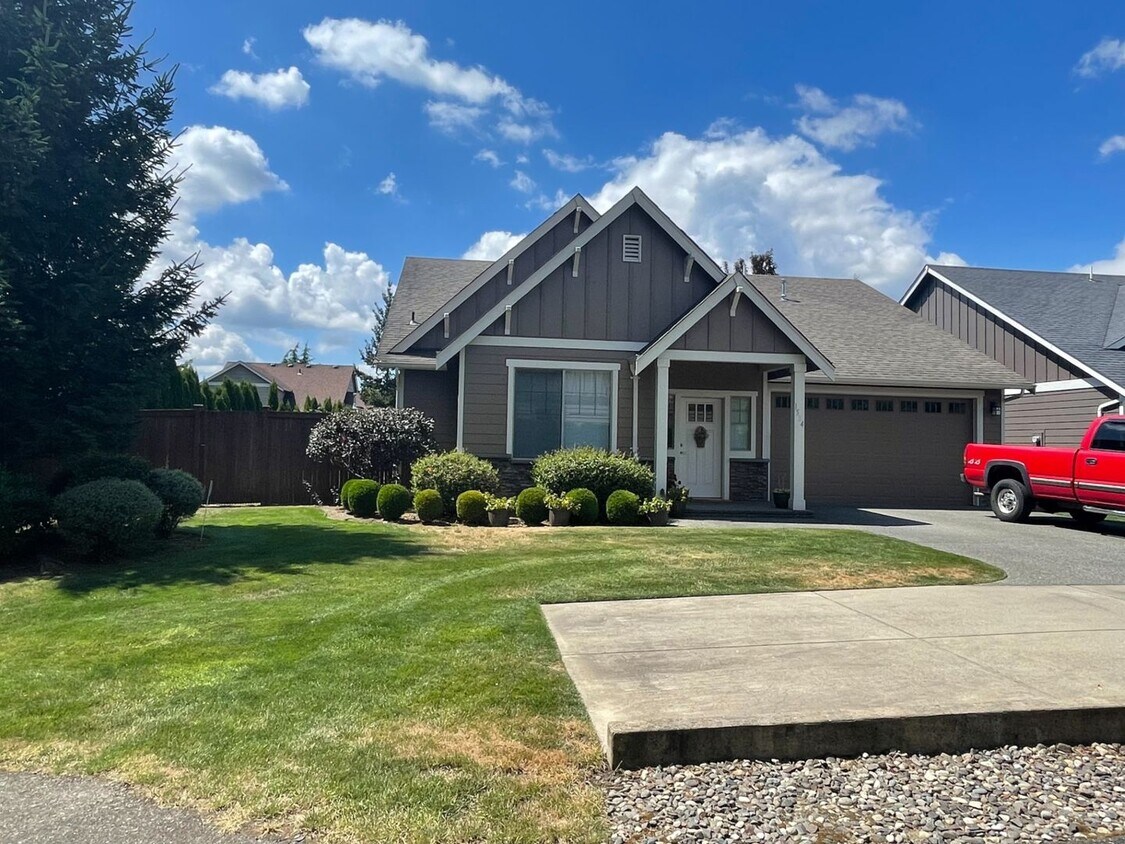 Building Photo - Must see 3 Bedroom 2 Bath Home for Rent