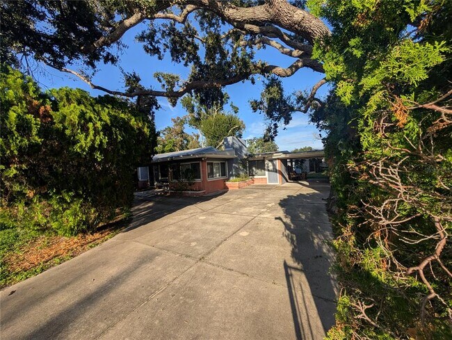 Foto del edificio - 140 N Briggs Ave