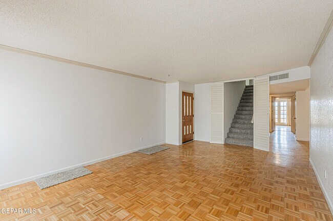 Building Photo - 724 Espada Dr