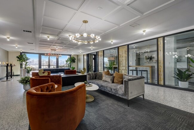 Foto del edificio - 7400 River Rd