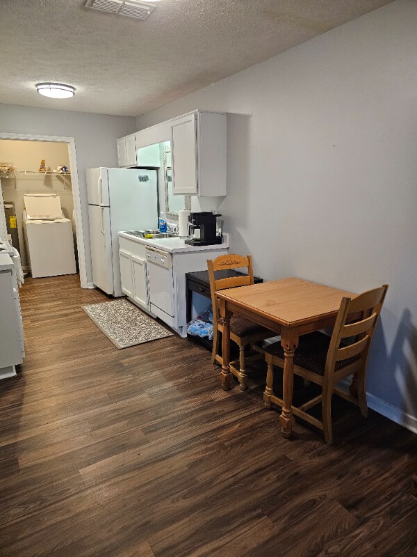 Foto del edificio - 1257 Louisville St