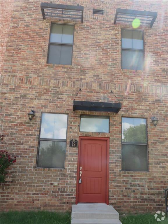Building Photo - 375 Triad Village Dr