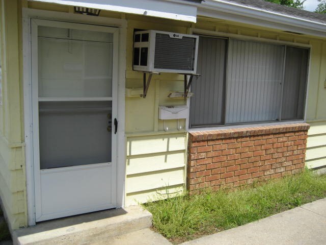 Building Photo 1 - Bellaire Apartments