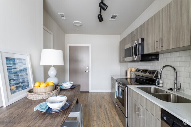 Estudio - Summit Place - Historical Access II