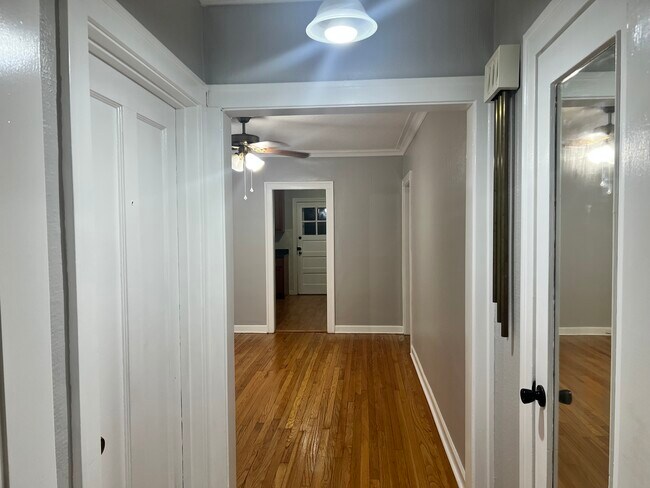 Foto del edificio - 5515 N Christiana Ave
