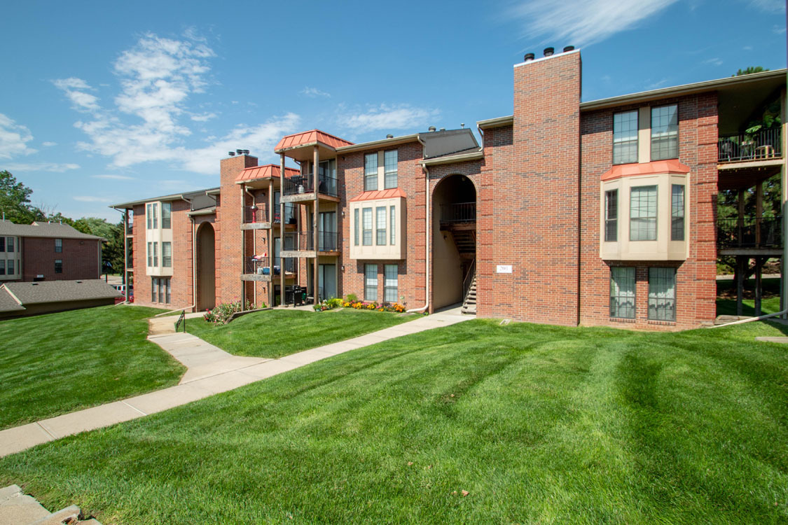 Tara Villas on the Green Apartments - Papillion, NE | Apartments.com