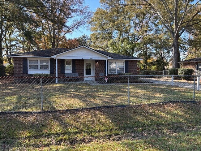 Foto del edificio - 4411 Donwood Dr