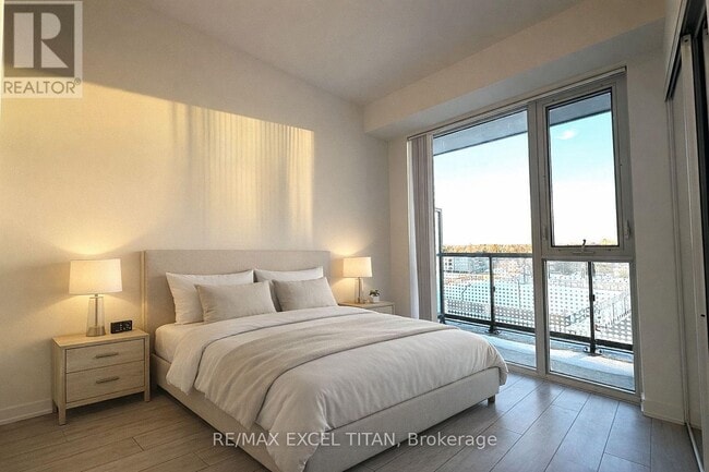 Building Photo - 5858 Yonge St