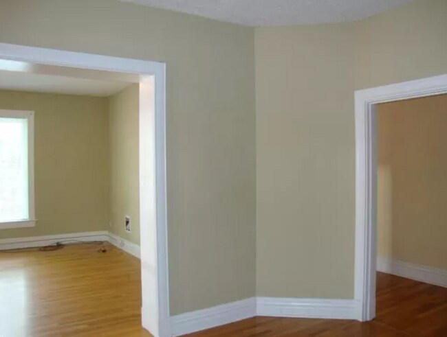 Building Photo - 3159 Alfred Ave