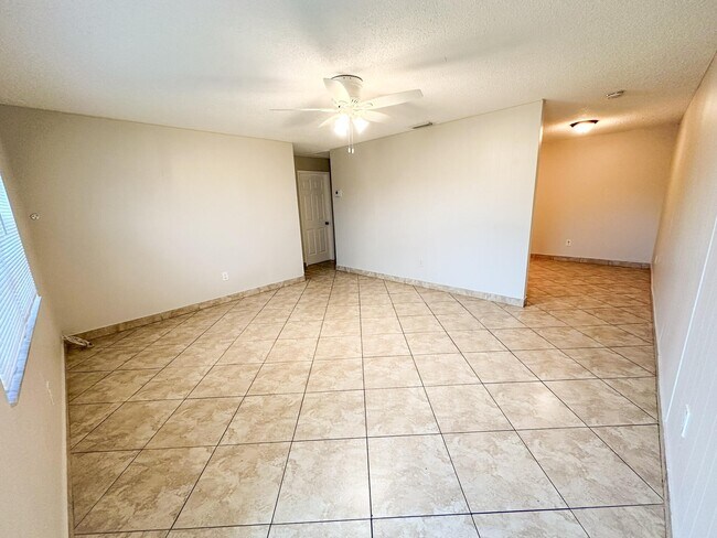 Foto del edificio - 4224 Plumosa St