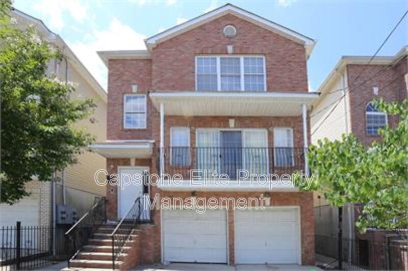 Primary Photo - 117 Hudson St