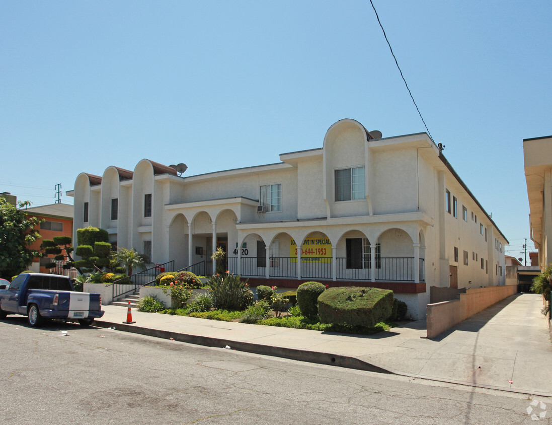 Rivera Apartments Building Photo - Rivera Apartments