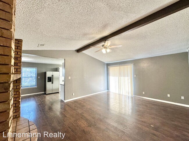 Foto del edificio - 3 br, 2 bath House - 2108 Acron Drive